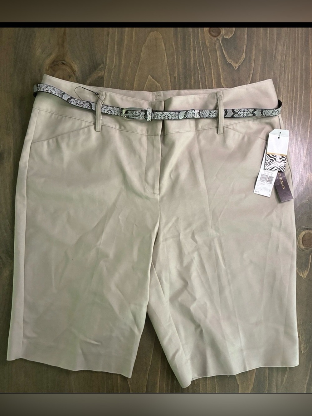 Dana Buchman Signature Khaki Bermuda shorts, Size 16 With Belt. NEW With Tags